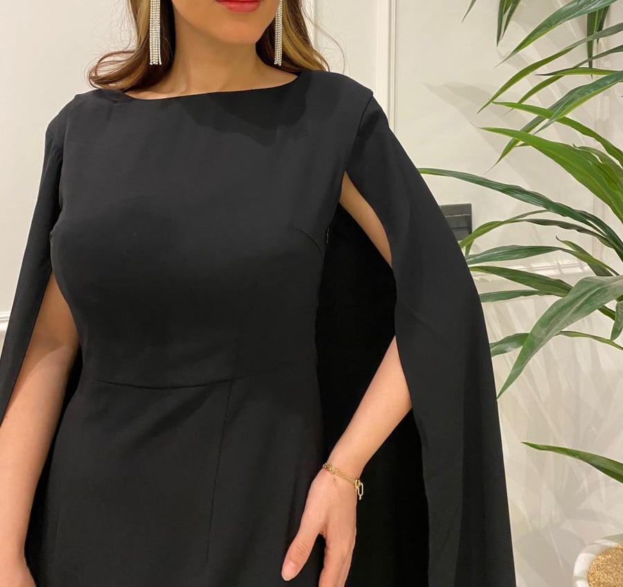 فستان كريب باطراف هدب