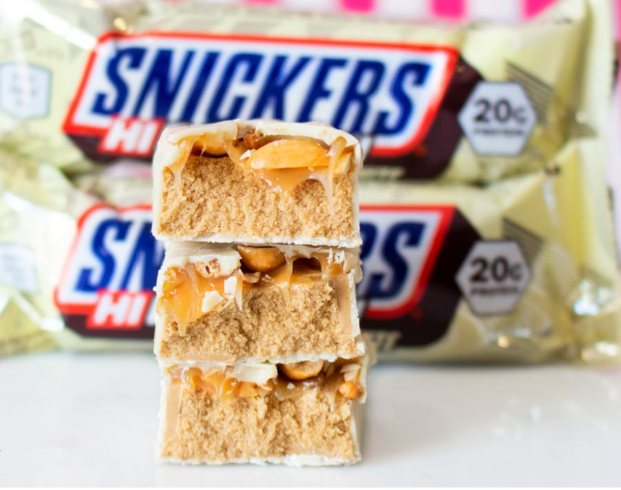 شكولاته بيضاء بروتين سنيكرز (Snickers) قليل السكر 57 جم