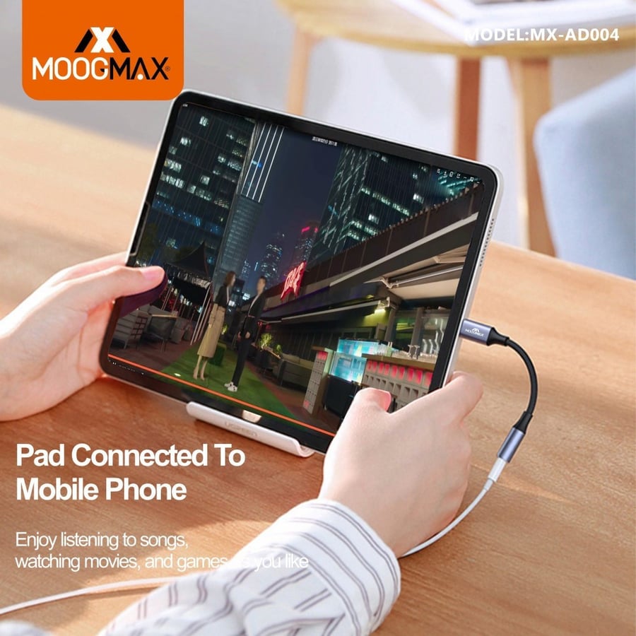 تحويلة LIGHTNING TO AUX من شركة MOOGMAX