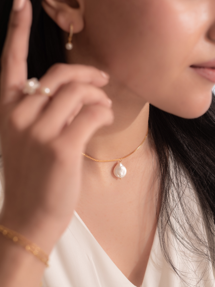 Viola Necklace