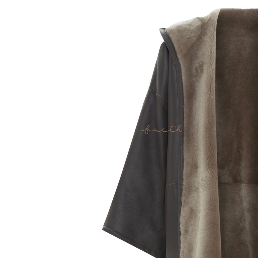 GREY ASTRAGAN FARWA