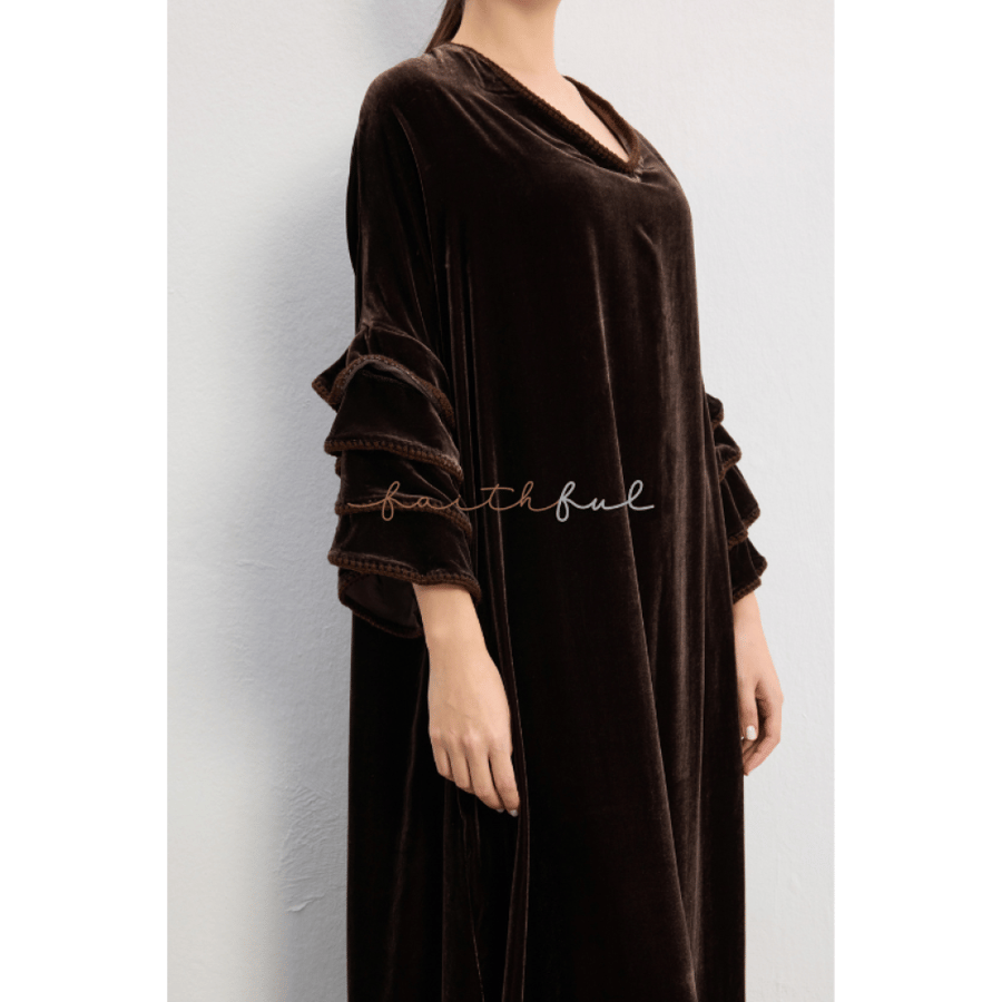 Velvet dress sleeve embroidery
