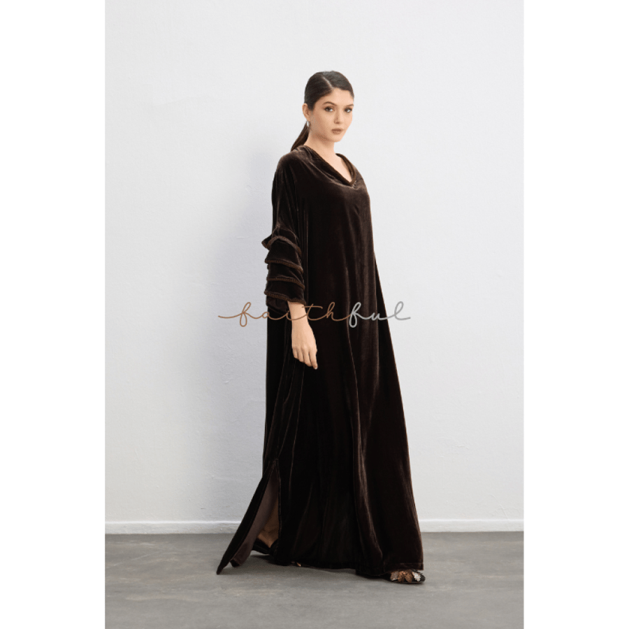 Velvet dress sleeve embroidery