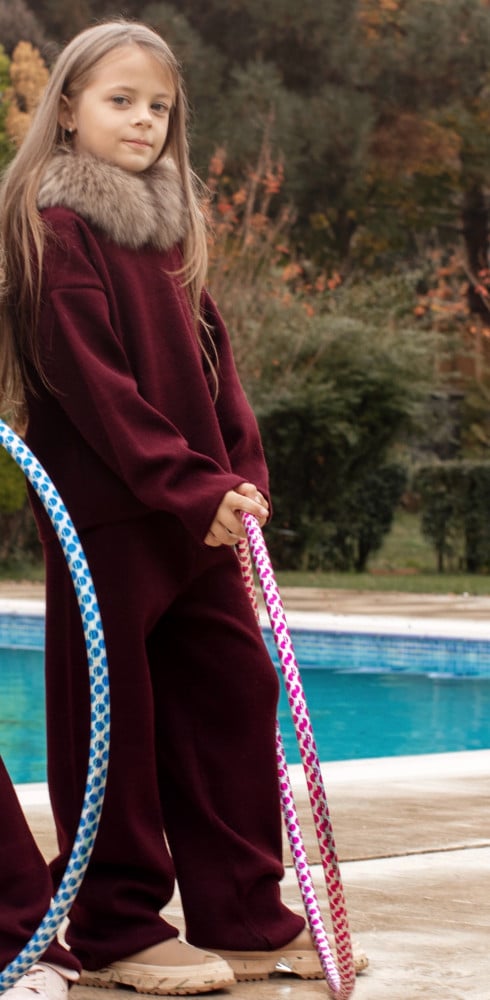 KIDS BURGUNDY RACOON AROUND HOODIE KNITTED SET