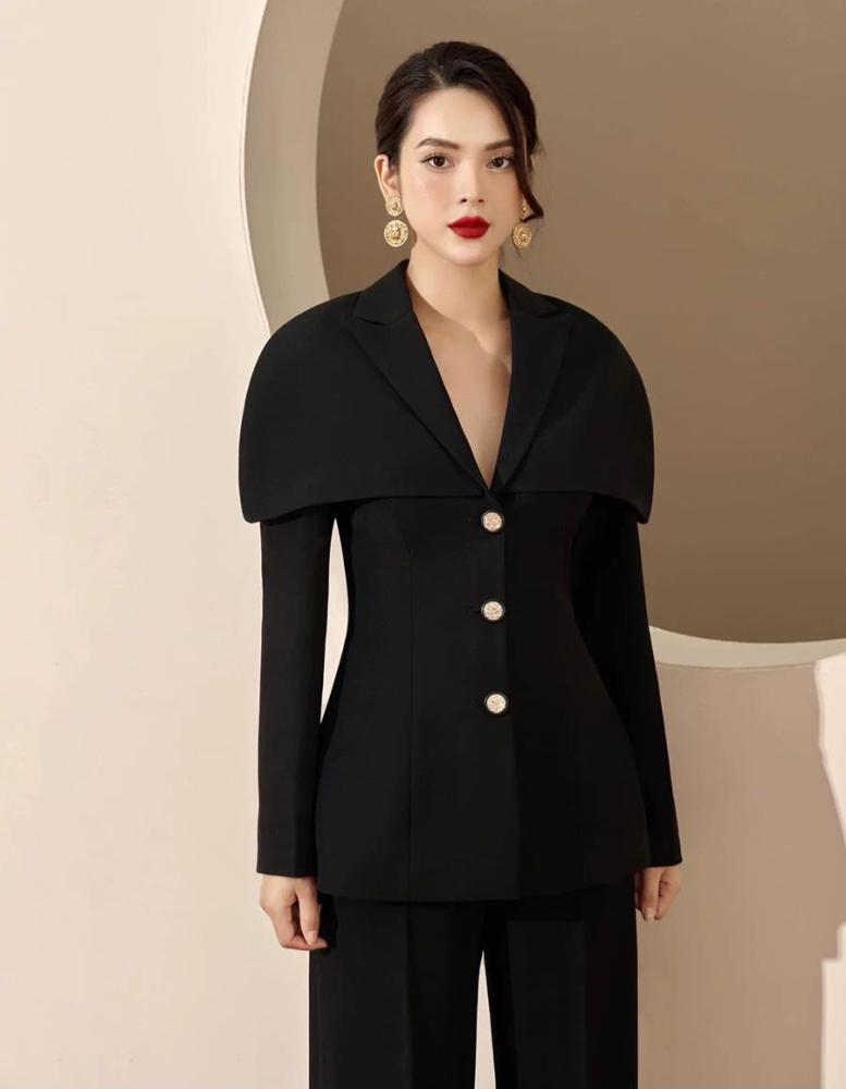 WOMEN TOP