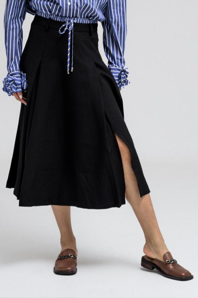 WOMEN TOP