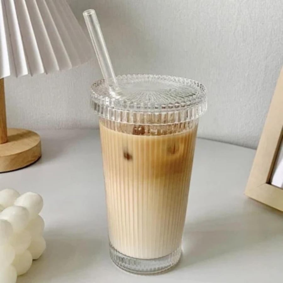 Cup class with straw