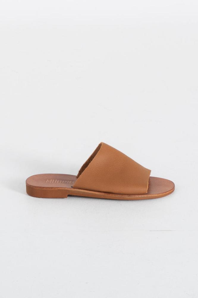 WOMEN FLAT
