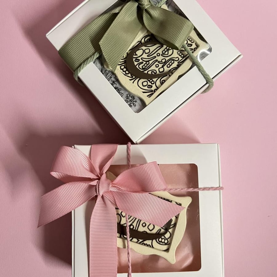بوكس باللون الابيض 10*10 cm