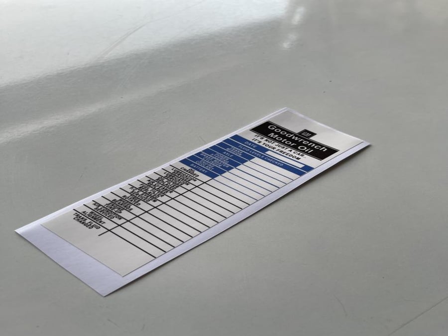 استيكر لجميع صيانات السيارة للجمس والشفر طبق الاصل