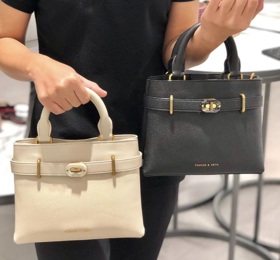 Medim bag in black color - Charles and Keith