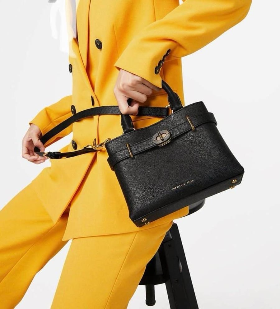Medim bag in black color - Charles and Keith