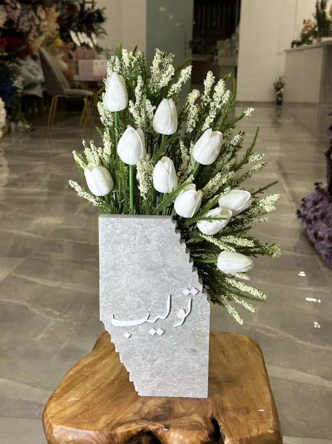رخاميات ورد صناعي