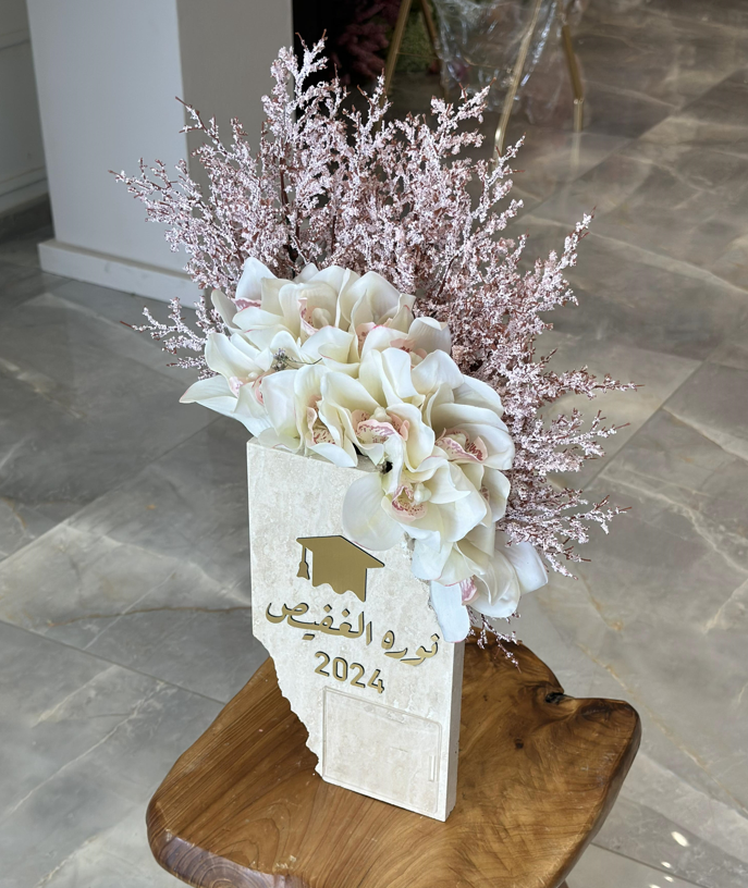 رخاميات ورد صناعي