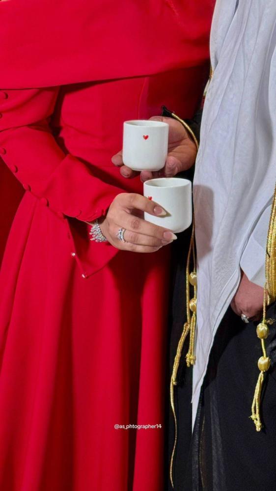 فستان احمر