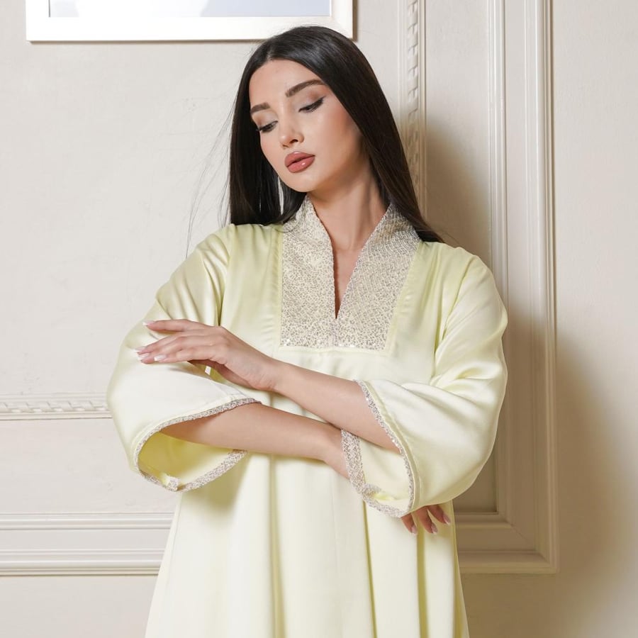 جلابية لون ليموني بقصة كلوش