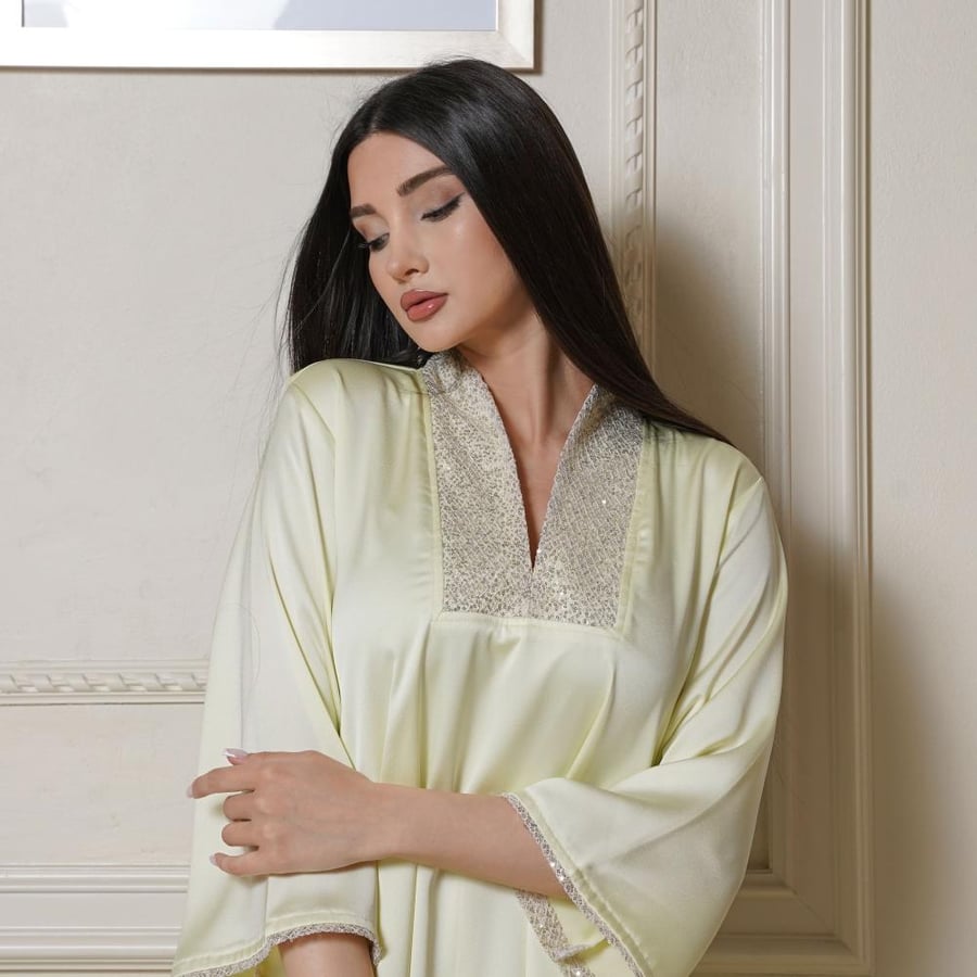 جلابية لون ليموني بقصة كلوش