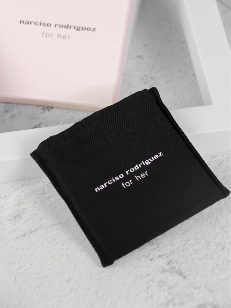 مرايا نارسيسو pink