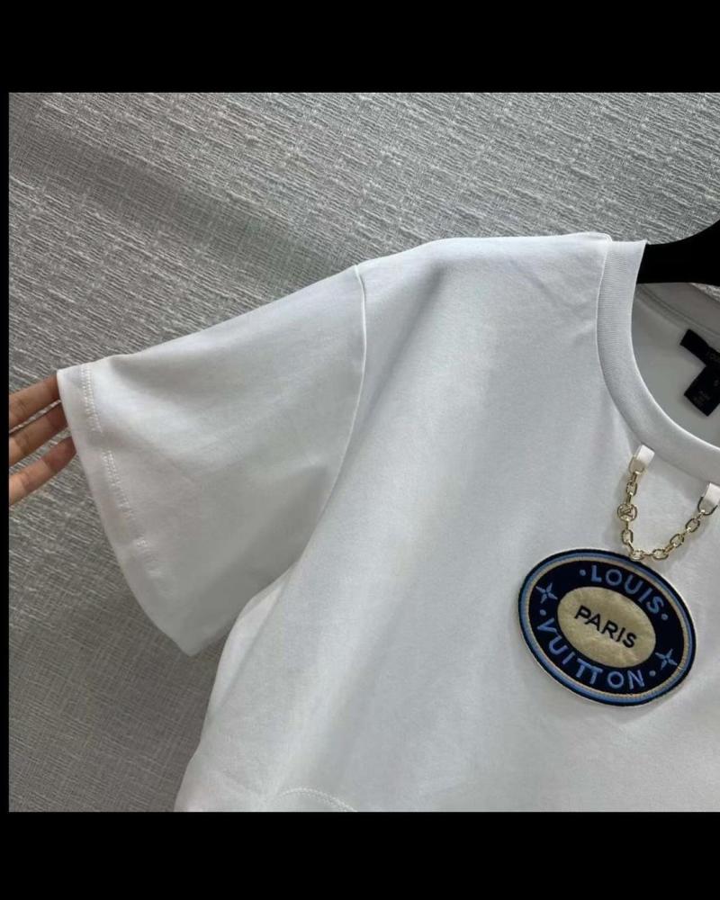 تيشيرت