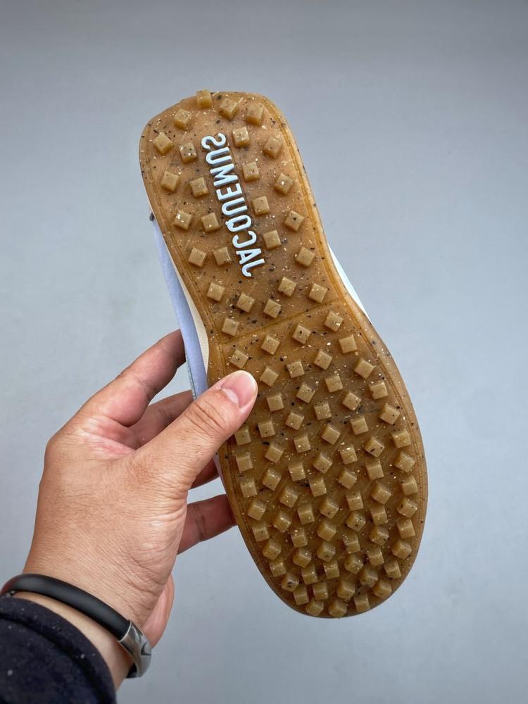 سنيكرز