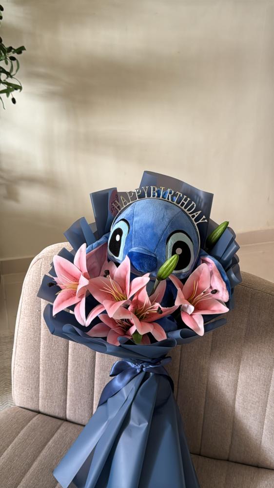 Blue Stitch bouquet