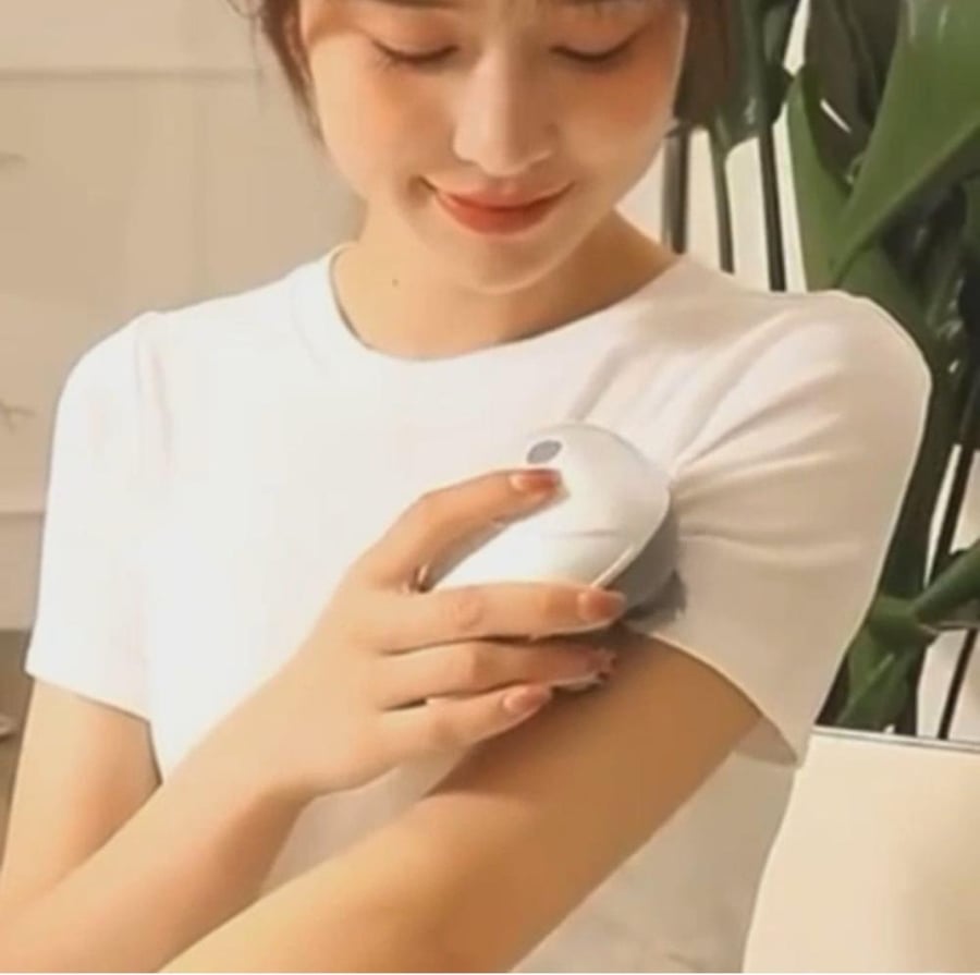Body massage device that works with electric charging