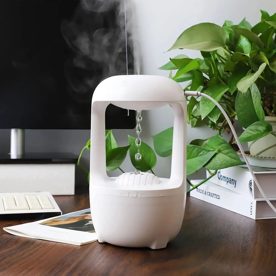 Gravity-defying diffuser powered by electricity Water capacity: 500 ml