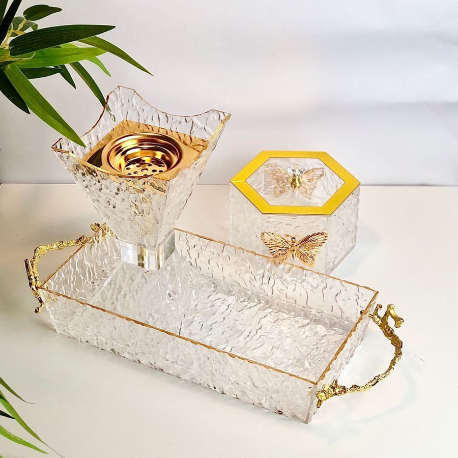A set consisting of an incense burner, a box with a lid, a plate, and a large size.