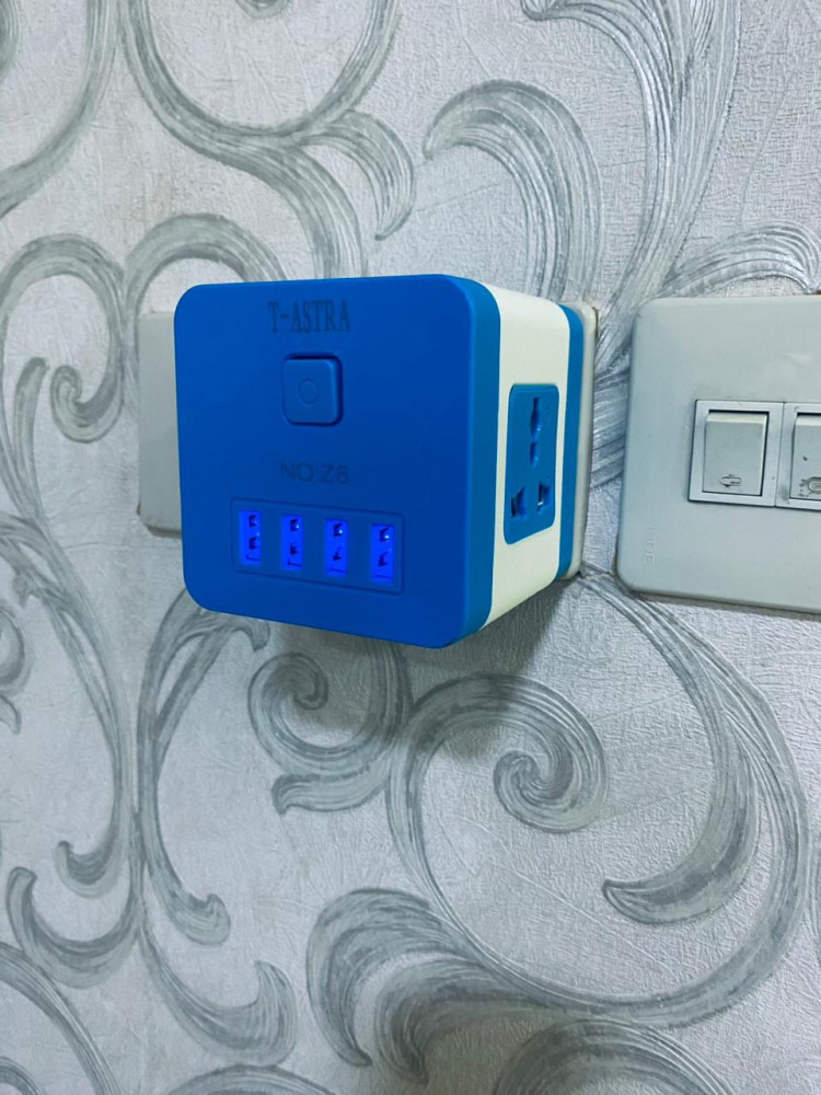 A square multi-input fuse box available in 3 colors: blue, pink, gray.