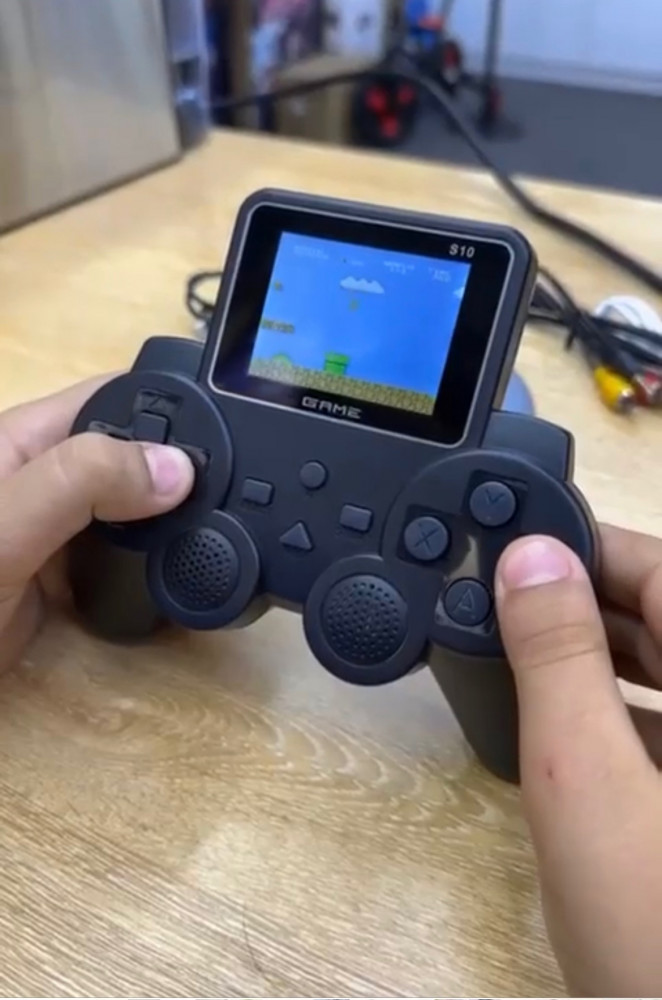 Portable value device powered by rechargeable battery, it has 510 games.