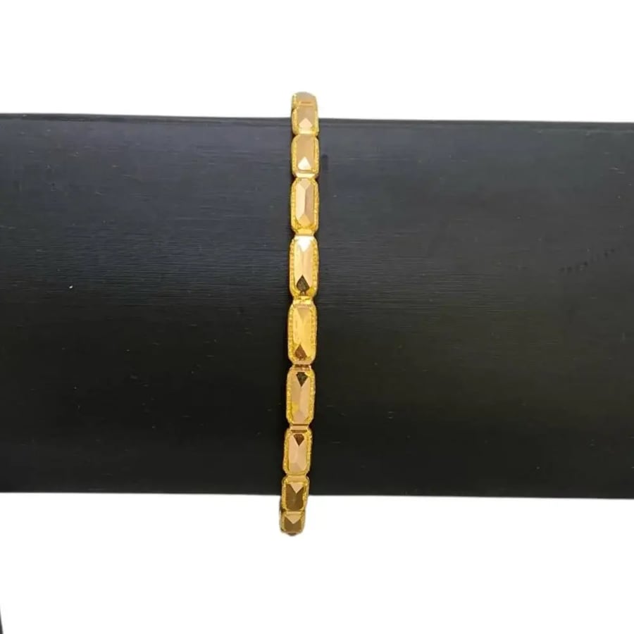 Gold bangle 21k with a delicate design
