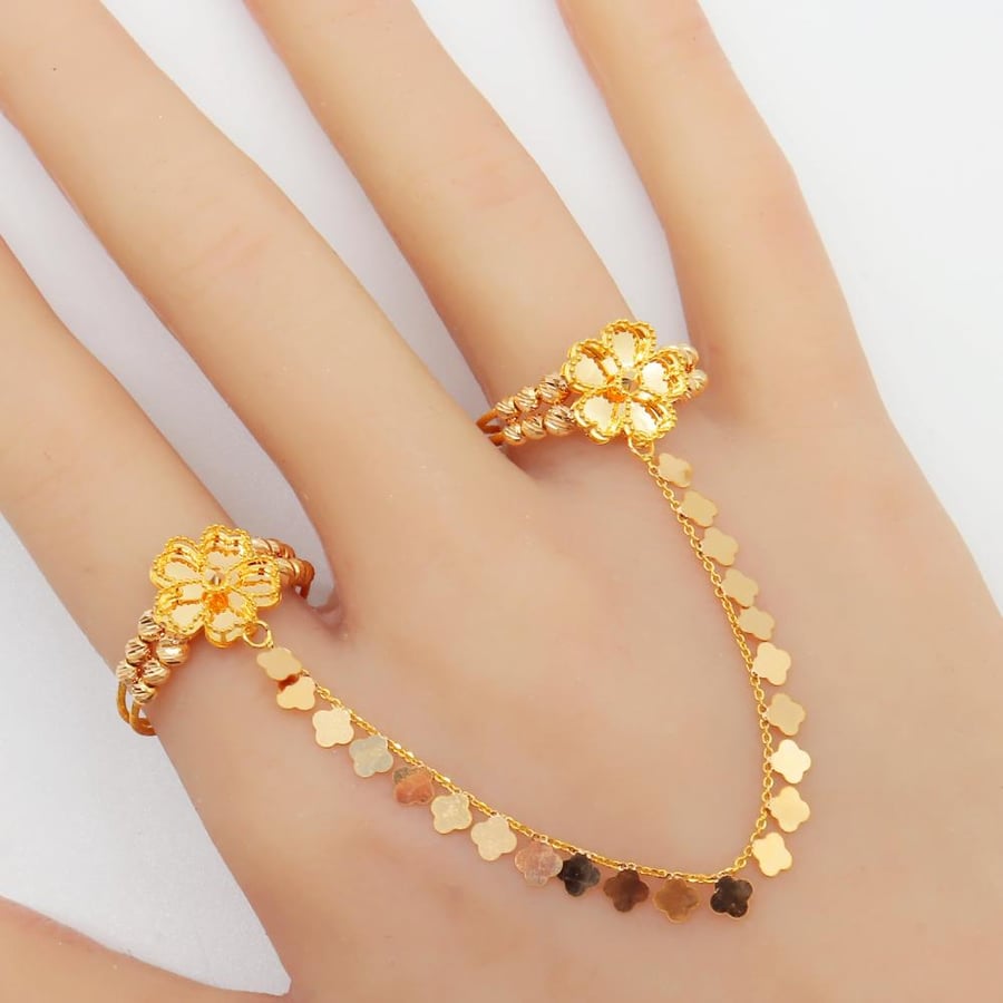 21-karat gold ring, trendy style, weighing 5.8 grams