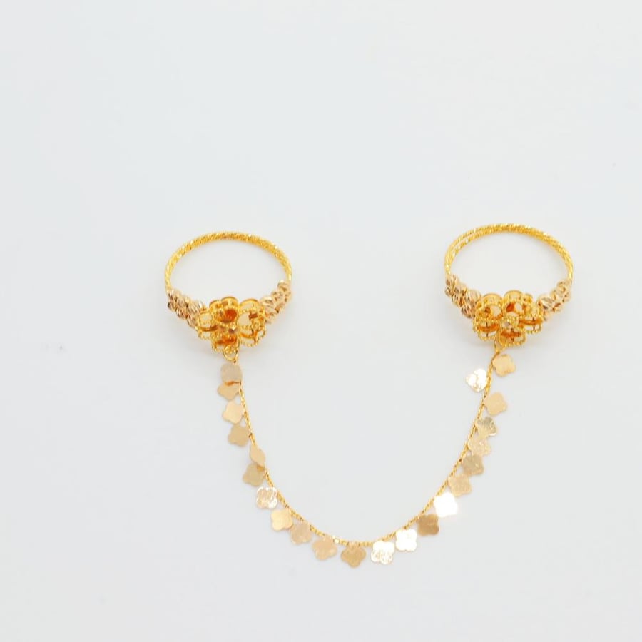 21-karat gold ring, trendy style, weighing 5.8 grams