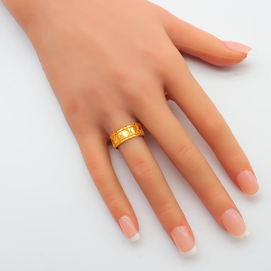 Wide Dior gold ring, 21 karat