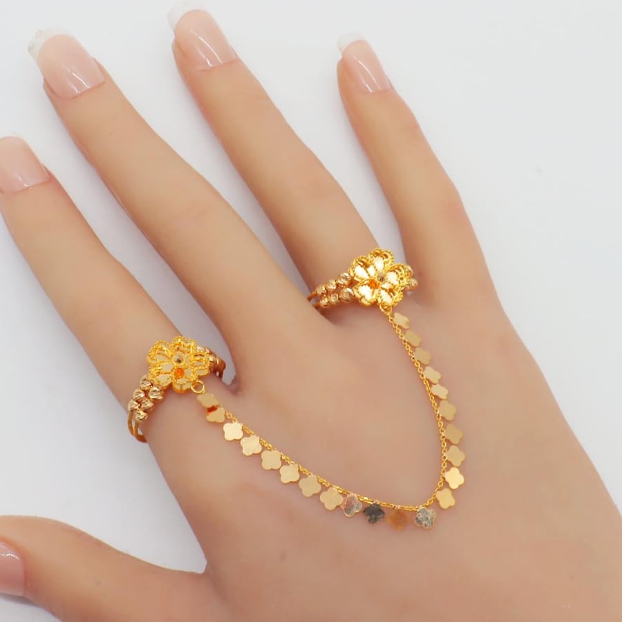21-karat gold ring, trendy style, weighing 5.8 grams