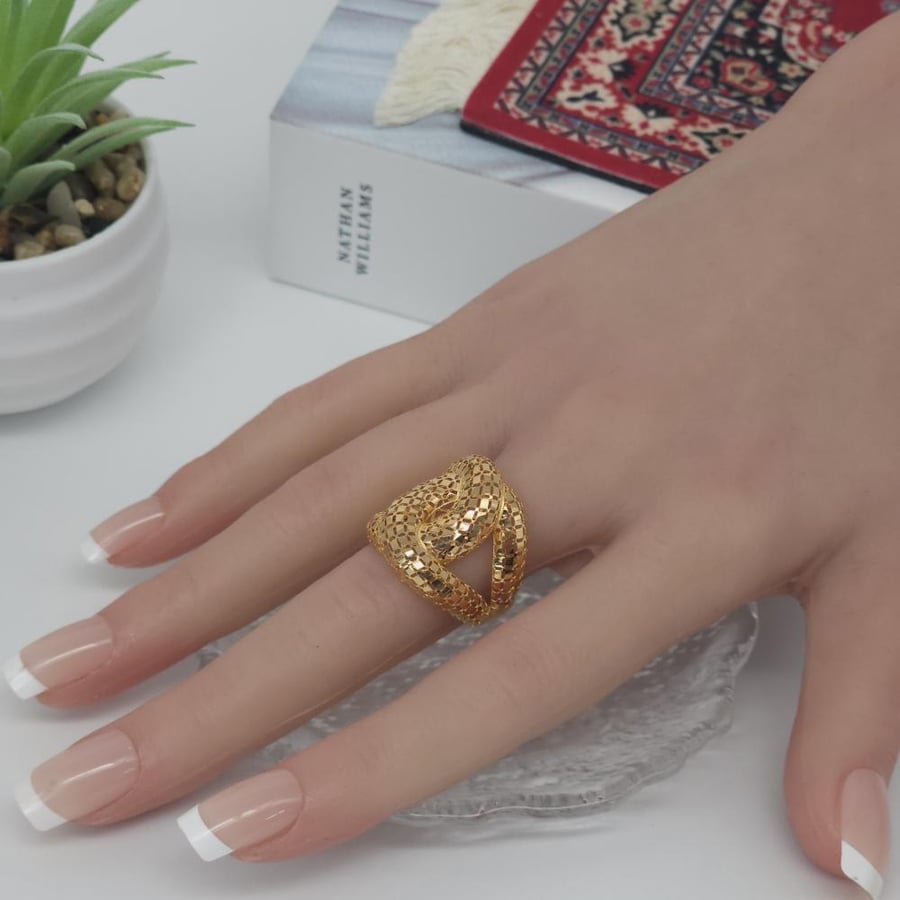 اقتني خاتم ذهب عيار 21 بتصميم 3D فاخر وزنه 3,5 جرام