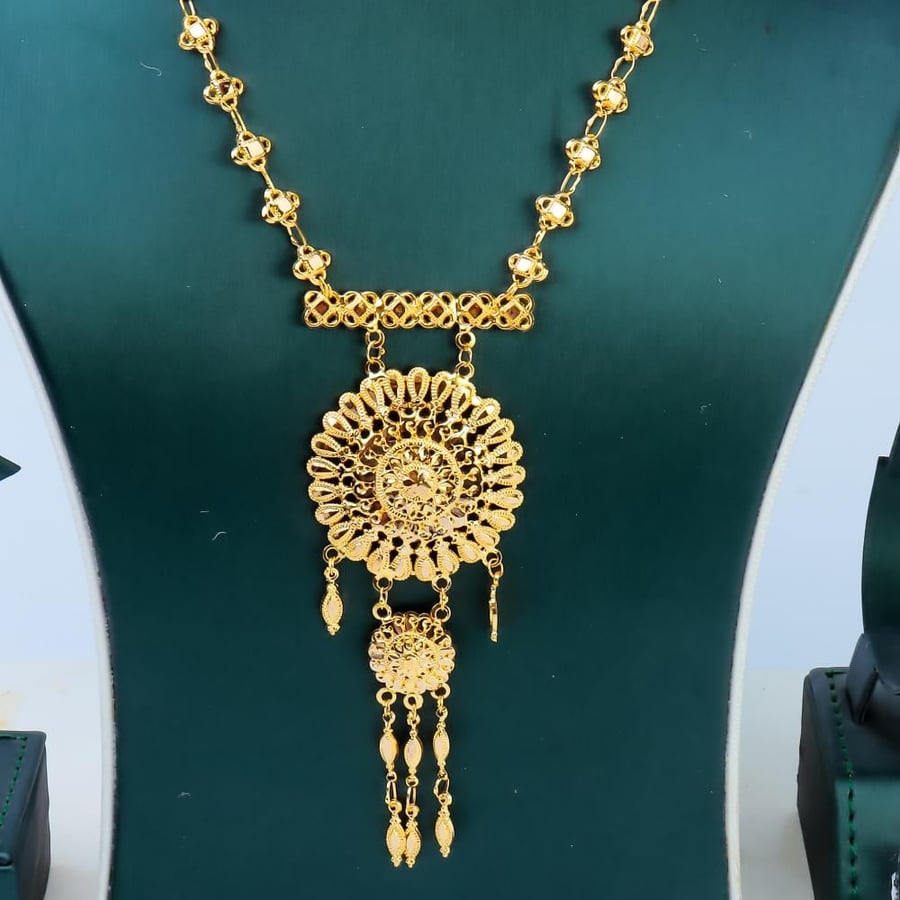 Jaber chair gold set, 21 karat, weighing 12.8 grams