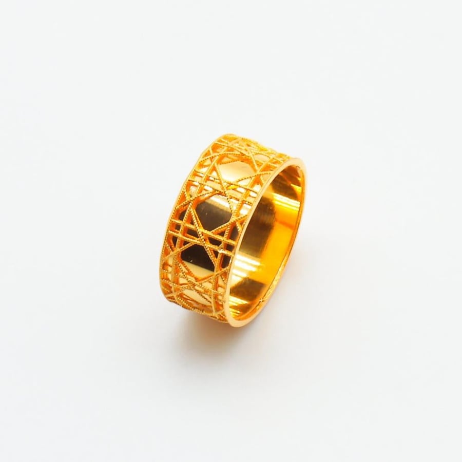 Wide Dior gold ring, 21 karat