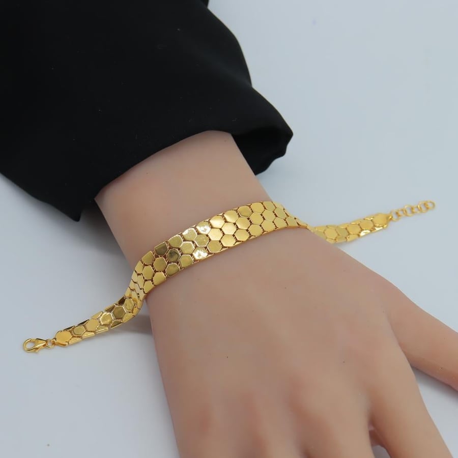 سوارة ذهب عيار 21 وزن 8.23 جرام