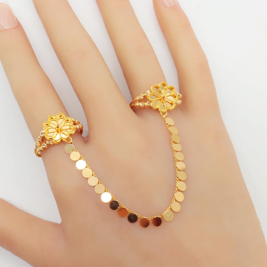 21-karat gold ring, trendy style, weighing 6.1 grams
