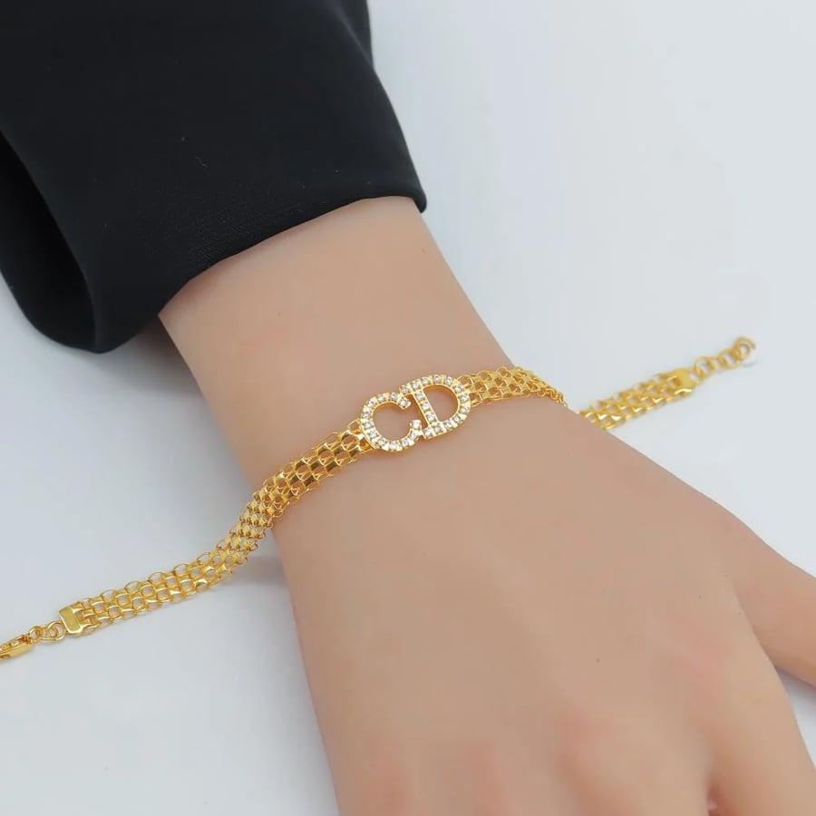 لا تفوتى اسوارة ذهب CD تصميم الماسي عيار 21 وزن 7.6 جرام