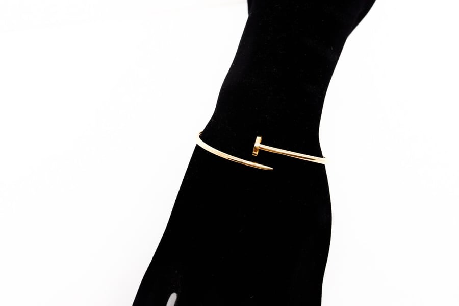 سوارة كارتير المسمار فاخرة عيار 18 بوزن 5 جرام