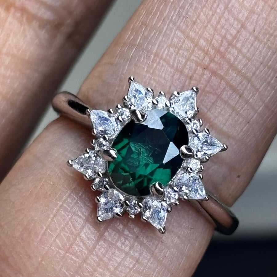 Ring of natural aquamarine stone design Victorian
