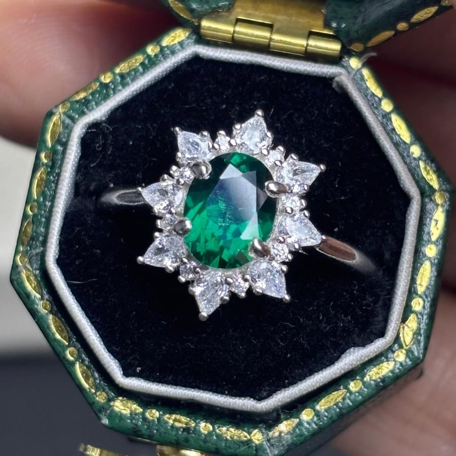 Ring of natural aquamarine stone design Victorian
