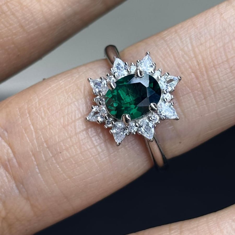 Ring of natural aquamarine stone design Victorian