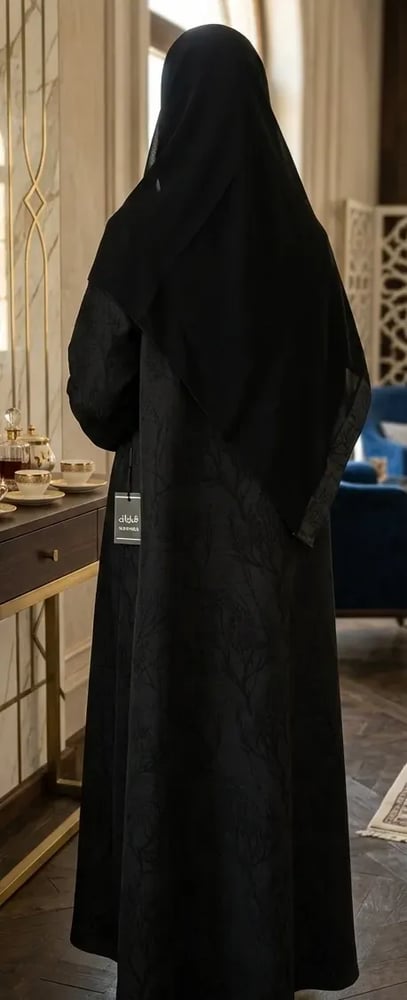 عباية سوداء قماش جاكار مشجر