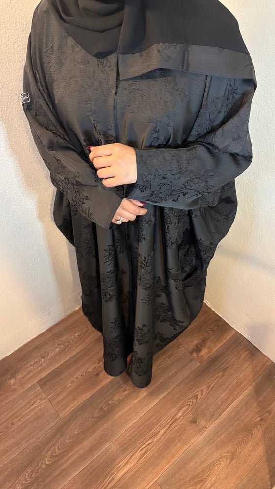 Luxury black jacquard abaya