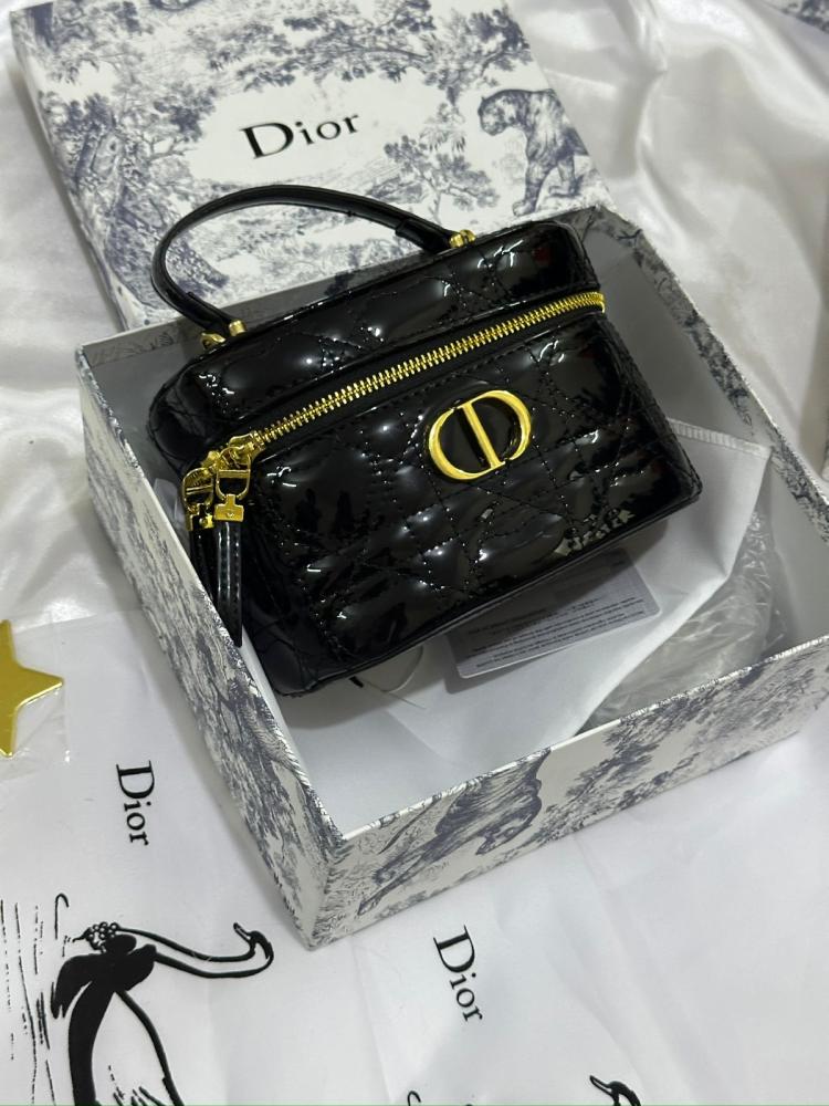 شنطة dior لمعه درجه اولى