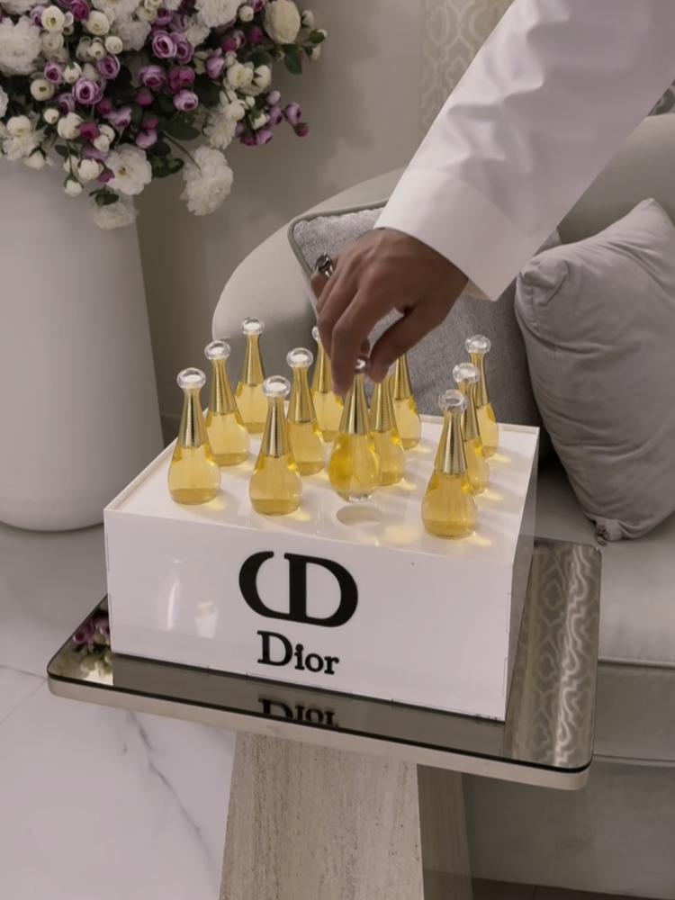 Dior perfume distributions 12 pieces D2