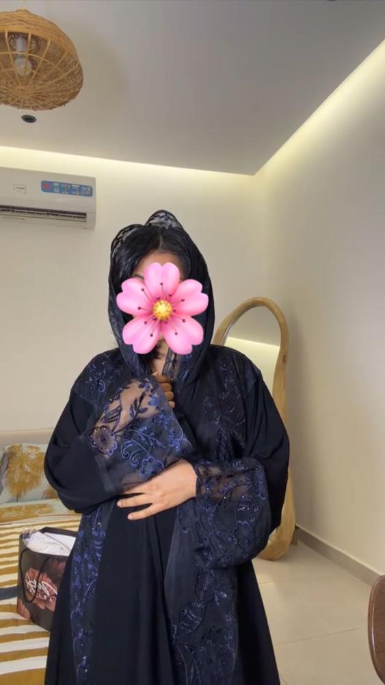 عباية كتف نص كلوش اسود